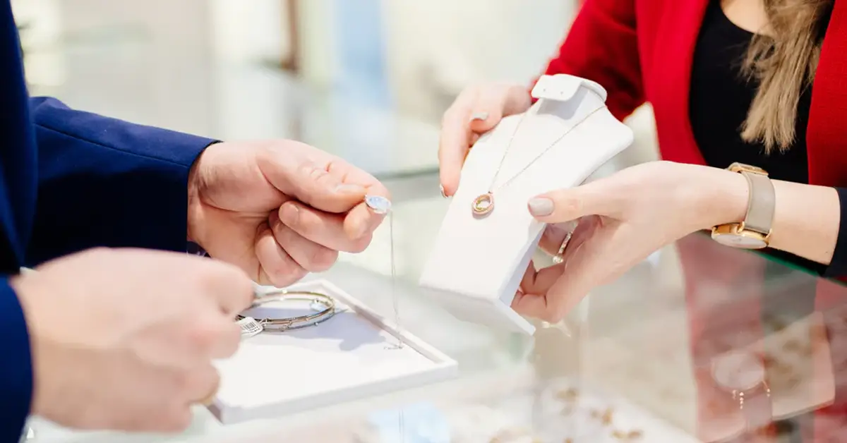 مشروع تطوير تصاميم منتجات الذهب وتعزيز قدرات التسويق والمبيعات